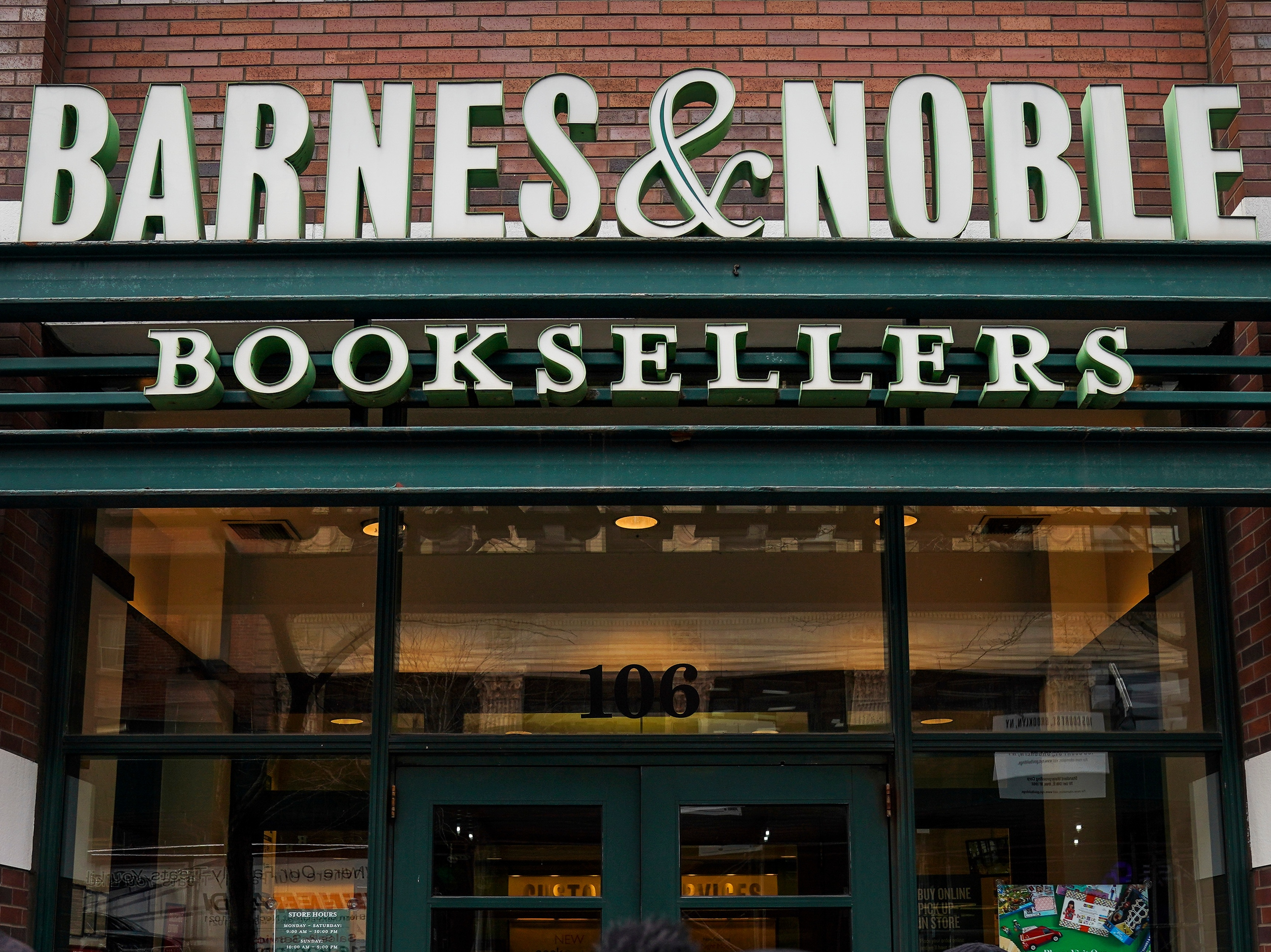 Barnes Noble Ceo Wants The Chain To Think Independent Smartbrief