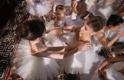 353 NYC ballerinas set new "en pointe" world record