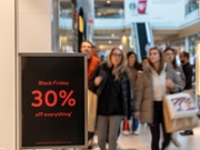 Garden City, N.Y.: Shoppers fill the halls of the Roosevelt Field Mall for Black Friday shopping on November 25, 2022 in Garden City, New York. (Photo by Howard Schnapp/Newsday RM via Getty Images)
