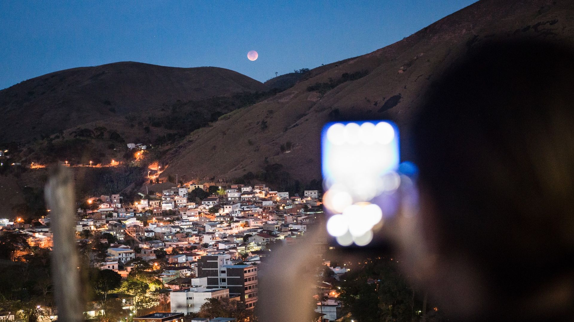 7 easy tips for photographing the 'Blood Moon'