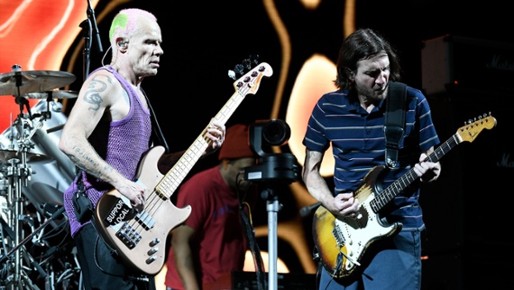 Watch Red Hot Chili Peppers cover Nirvana’s Smells Like Teen Spirit with John Frusciante on lead vocals