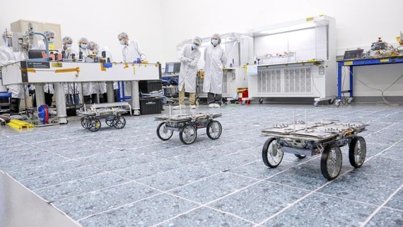 NASA's mini moon rovers go for a test drive (photos)