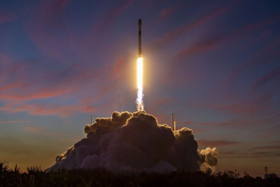 These photos of SpaceX's Italian satellite launch and rocket landing are amazing