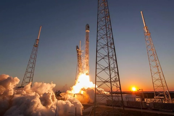 A SpaceX Falcon 9 rocket stage will slam into the moon on March 4
