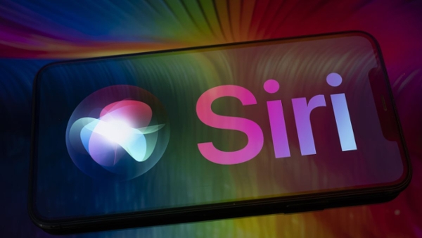 Siri text and logo on a phone screen