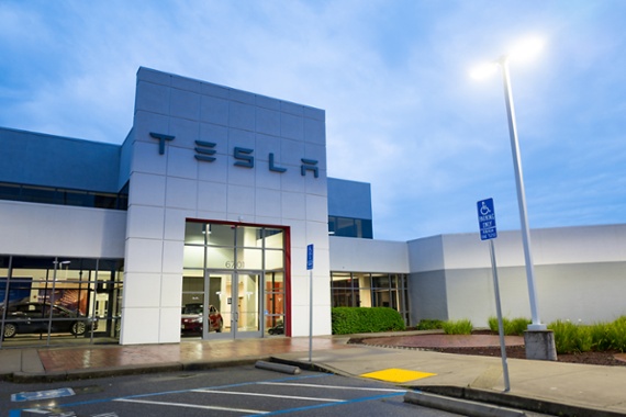 Jury awards $3.2M to Tesla ex-employee in bias lawsuit