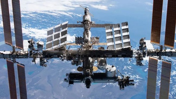 ISS dodges orbital debris hours before cargo ship arrival