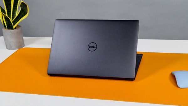Dell's newest XPS laptop is a real MacBook competitor