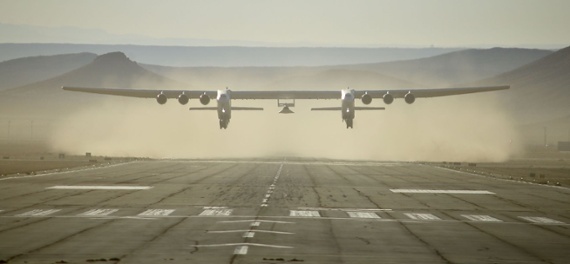 Stratolaunch's Roc, the world's largest plane, aces 1st flight carrying hypersonic prototype