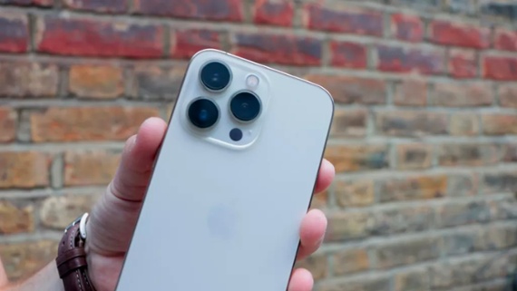 iPhone 14 Pro leak shows a mostly familiar design