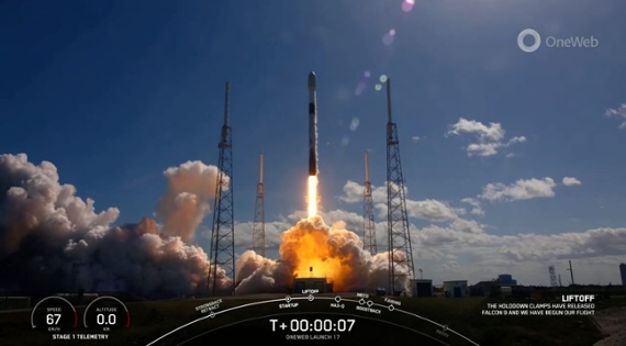 SpaceX launches 40 OneWeb internet satellites to orbit