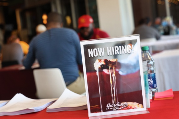 Report shows drop in initial unemployment claims