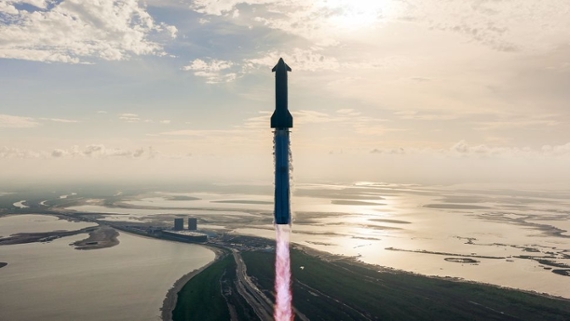 The top 10 spaceflight stories of 2025