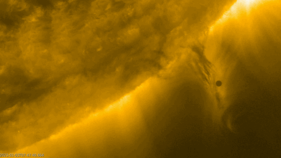 Video: Solar Orbiter catches Mercury crossing sun's disk