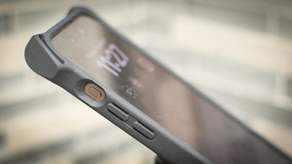 We need to talk about the iPhone 15 Pro case problem