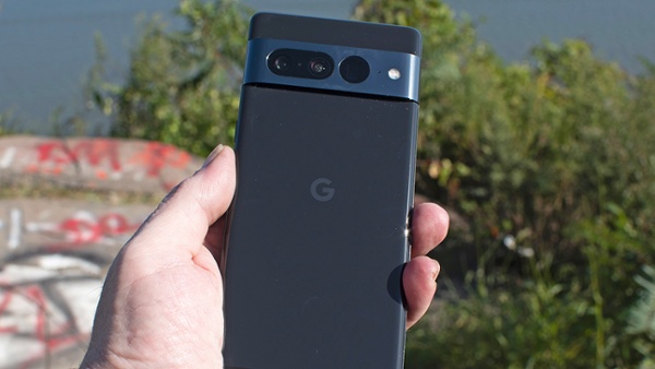 Google accidentally shows off the Pixel 8 Pro early