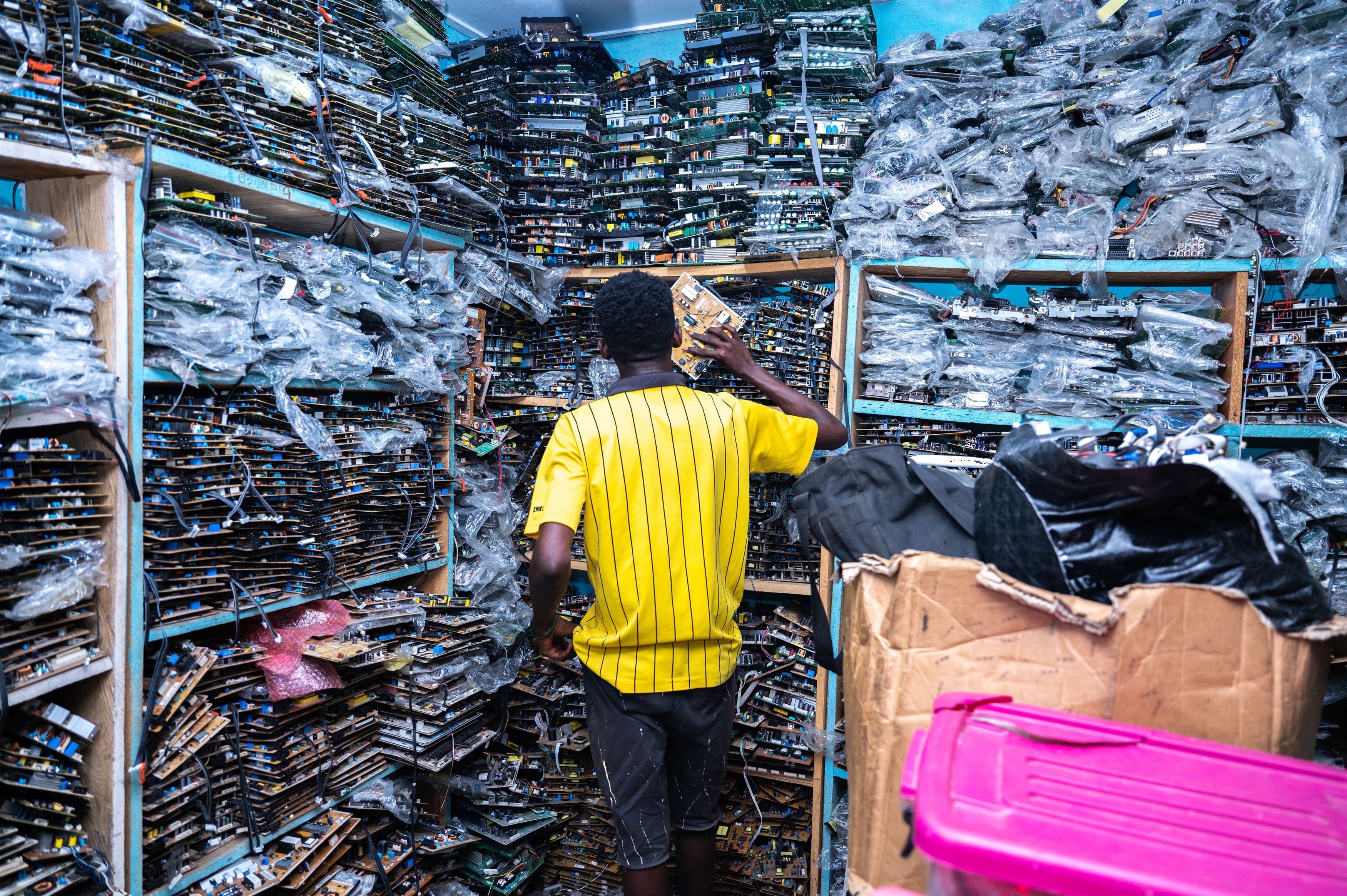 Applications for the prestigious Carmignac Photojournalism Award extended to September 9