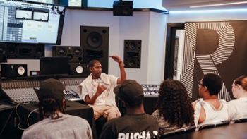 Young Guru Hosts Masterclass at Roc Nation School