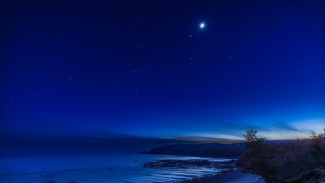 See Jupiter near the moon at sunset