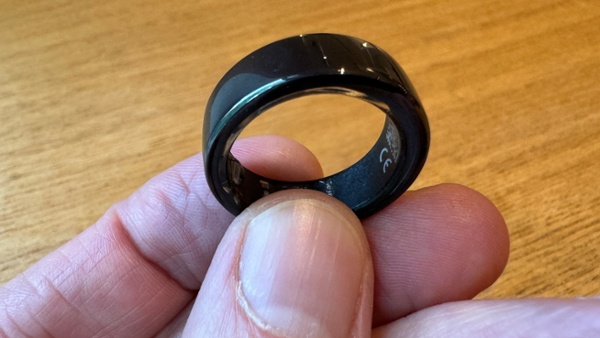 The Oura Ring still can't replace an Apple Watch