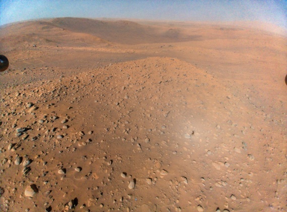 Mars helicopter Ingenuity snaps incredible photo