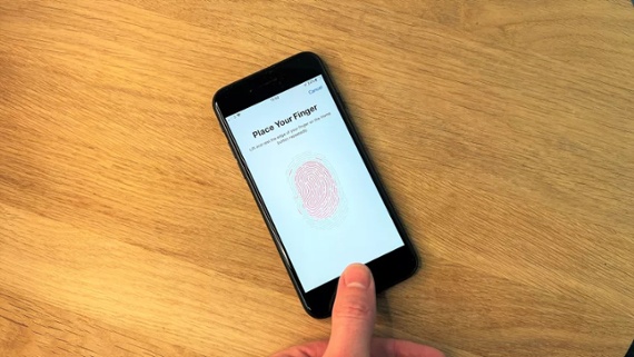 Apple could relaunch Touch ID... in the iPhone 17