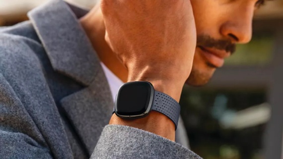 Your Fitbit could soon detect an irregular heartbeat