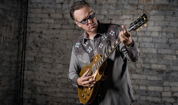 Joe Bonamassa shows you his tips and tricks for soloing over a minor blues