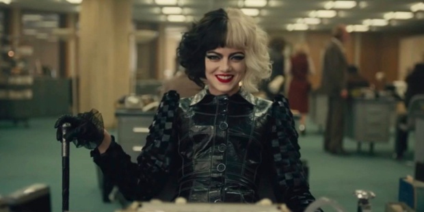 How Emma Stone's Shoulder Injury Weirdly Benefitted Disney's Cruella