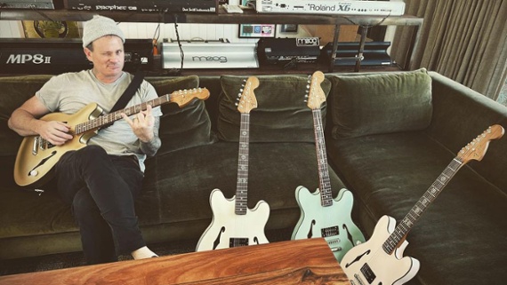 Blink-182’s Tom DeLonge returns to Fender as he unveils new single-pickup Starcaster design