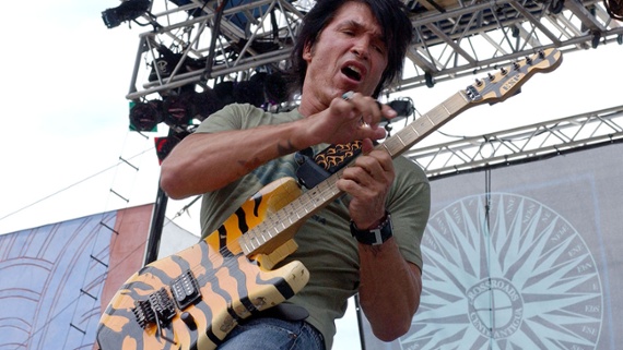 Learn 5 George Lynch licks that demonstrate why the Dokken shredder really is Mr. Scary