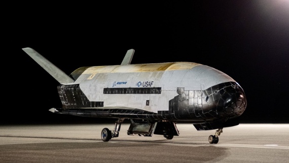 X-37B space plane lands after record mission