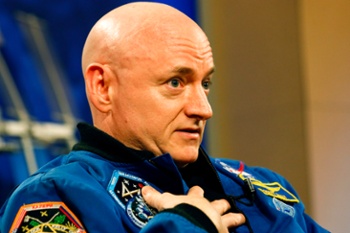 Former astronaut Scott Kelly to give back Russian spaceflight medal