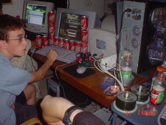 These incredible LAN party photos remind us how much work it used to be to play games together