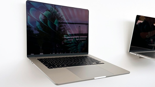 The 15-inch MacBook Air shows that bigger is better