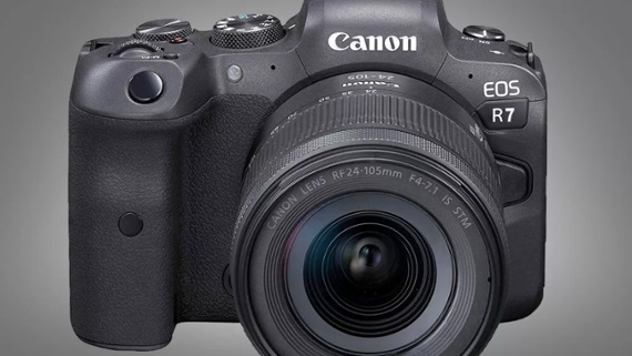 A launch window for the Canon EOS R7 has leaked