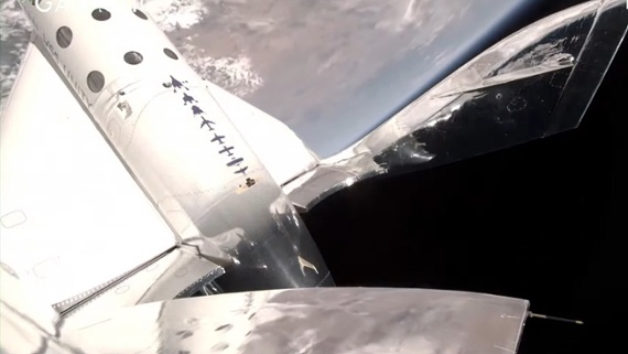 Virgin Galactic aces 1st-ever commercial space launch