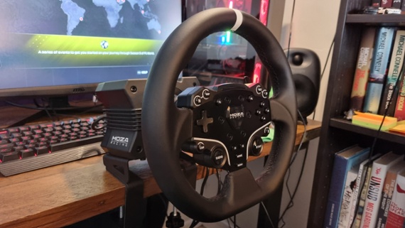 Moza R5 Bundle + Performance Kit racing wheel