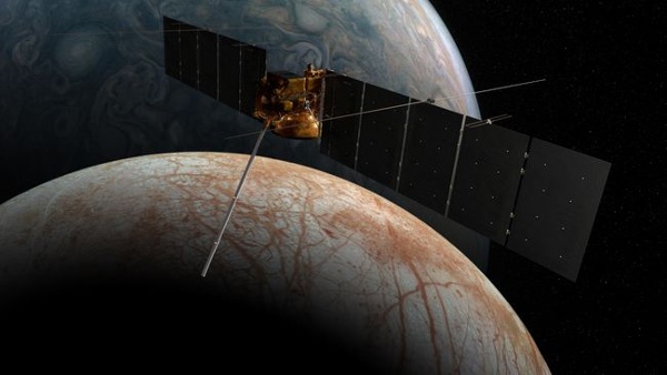 Europa Clipper takes big step toward its Oct. 10 launch