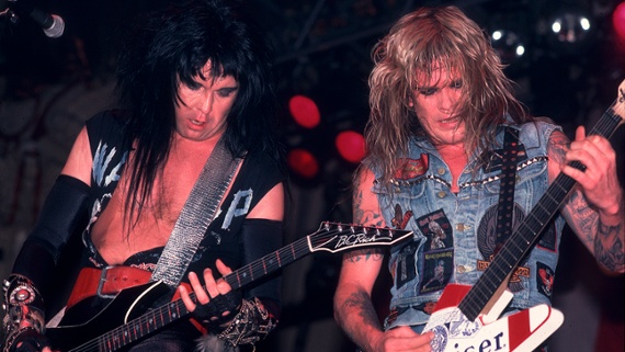 Former W.A.S.P. guitarist Chris Holmes recalls what happened when Blackie Lawless threw raw meat into the back of his amp