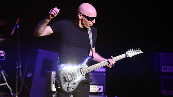 Joe Satriani: “You’re not going to sell out theaters or get a billion streams with finger exercises”