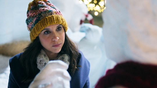 Netflix’s new Christmas movie just dropped — and critics are loving it