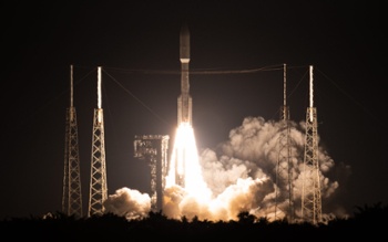 Atlas V rocket launches NASA laser communications prototype into orbit