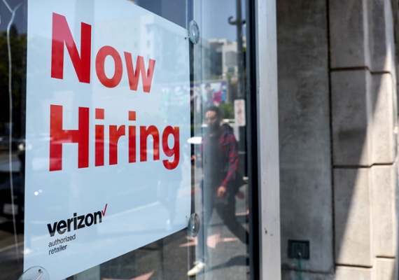 US adds 315K jobs in Aug., unemployment hits 3.7%