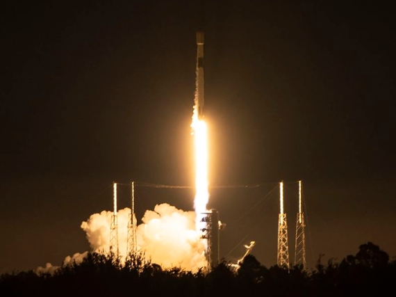 SpaceX launches 1st Starlinks of 2026 on new Falcon 9