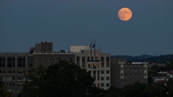 October's full 'Hunter's moon' of 2021 wows skywatchers (photos)