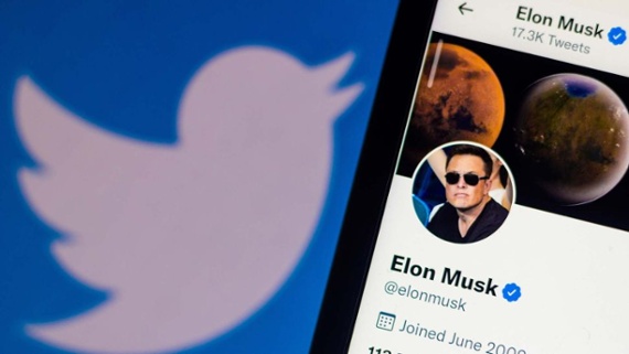 Elon Musk is now the boss of Twitter