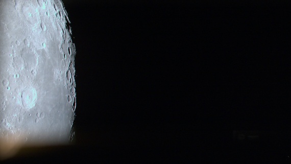 Private moon lander sends home image from lunar orbit