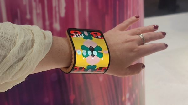 This bendable phone is the weirdest demo at MWC 2024