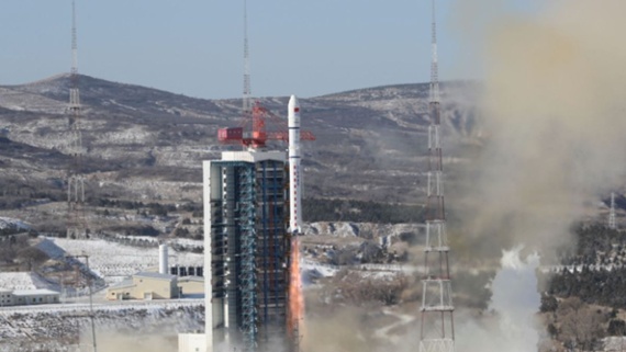 China launches 14 commercial satellites into orbit